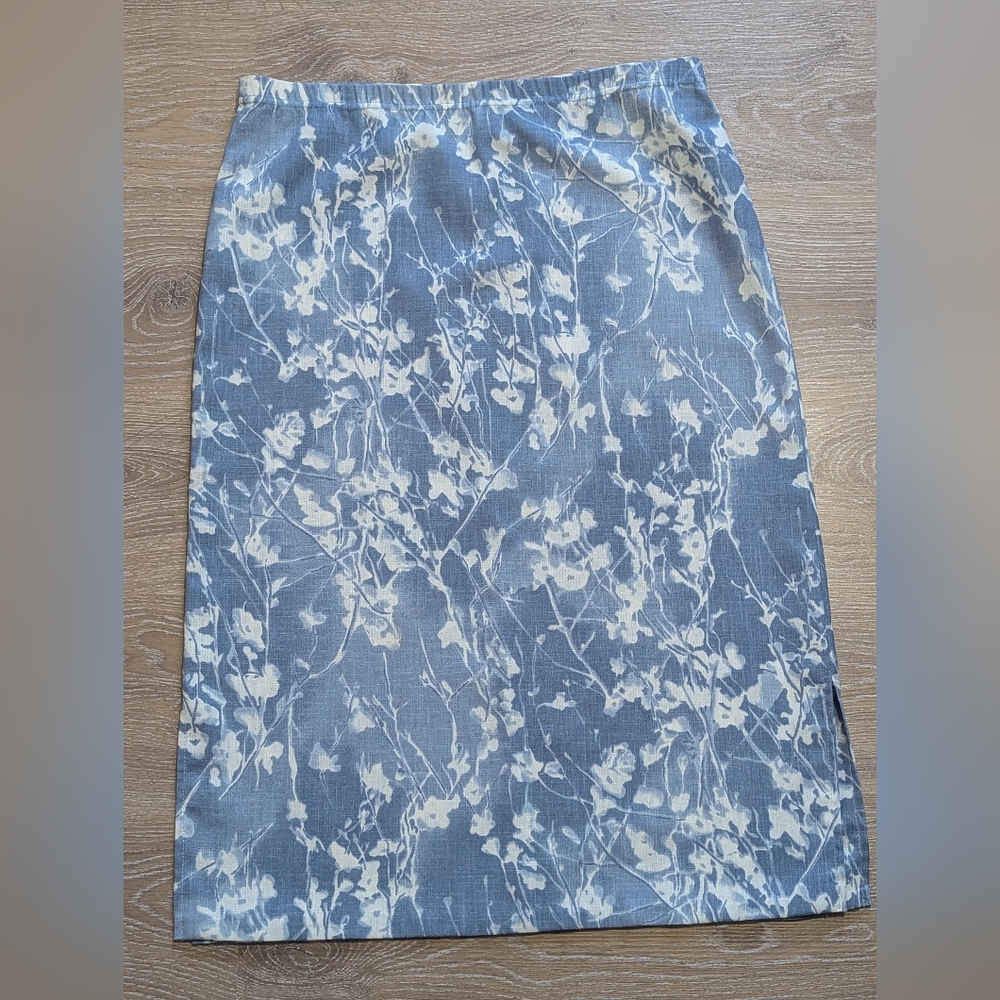 Vintage Women's Floral Blue and White Skirt‎ Botanical Feminine Cottagecore Boho